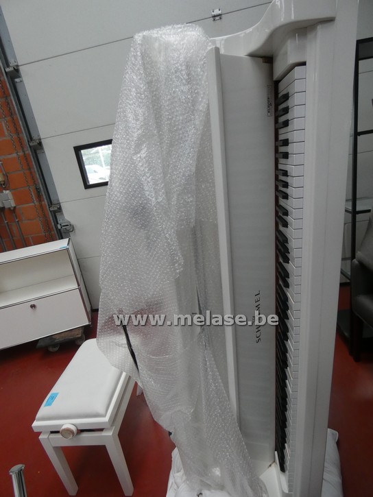 Witte vleugelpiano "Schimmel"