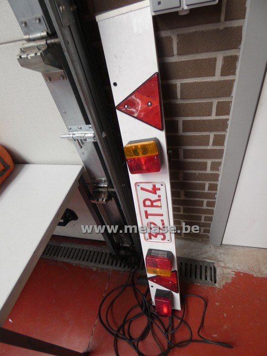 Extra stoplichten voor aanhangwagens