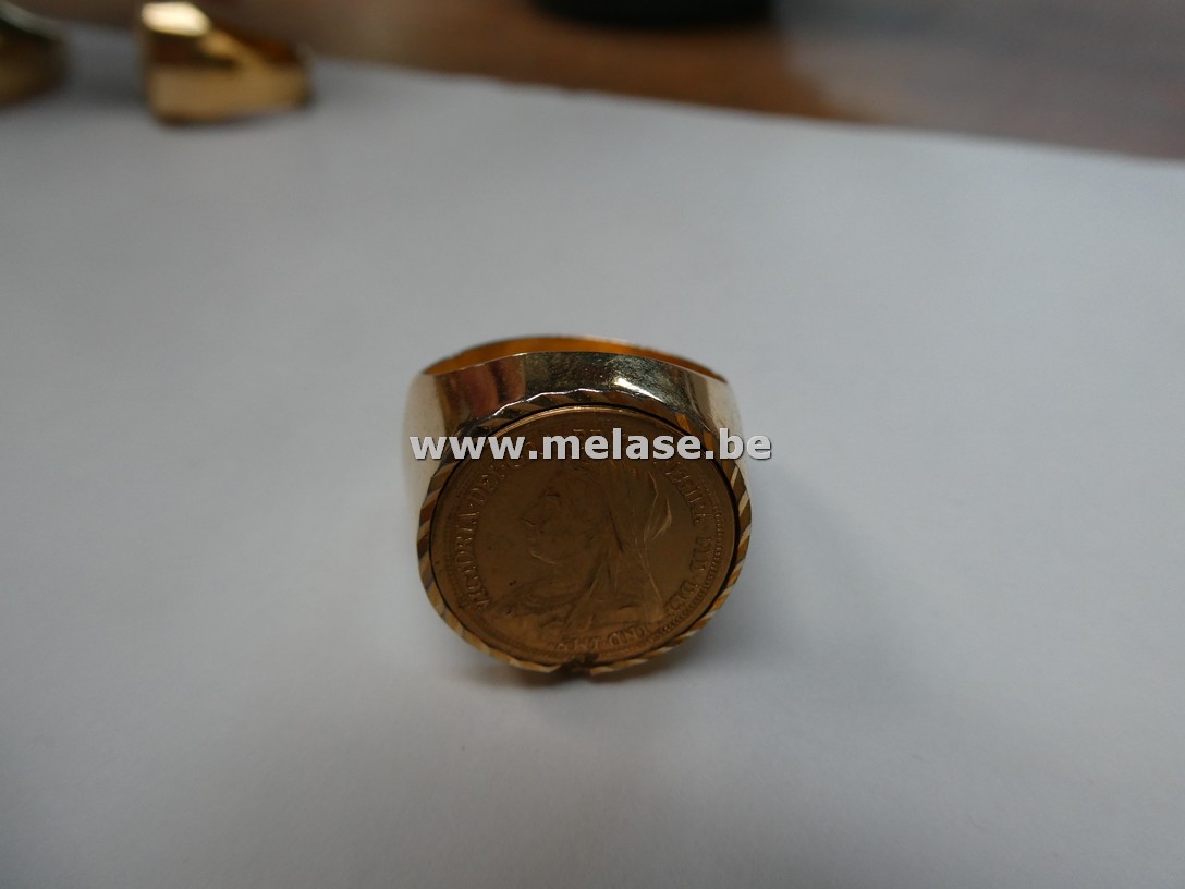 Gouden ring met "verzamelmunt Koningin Victoria"