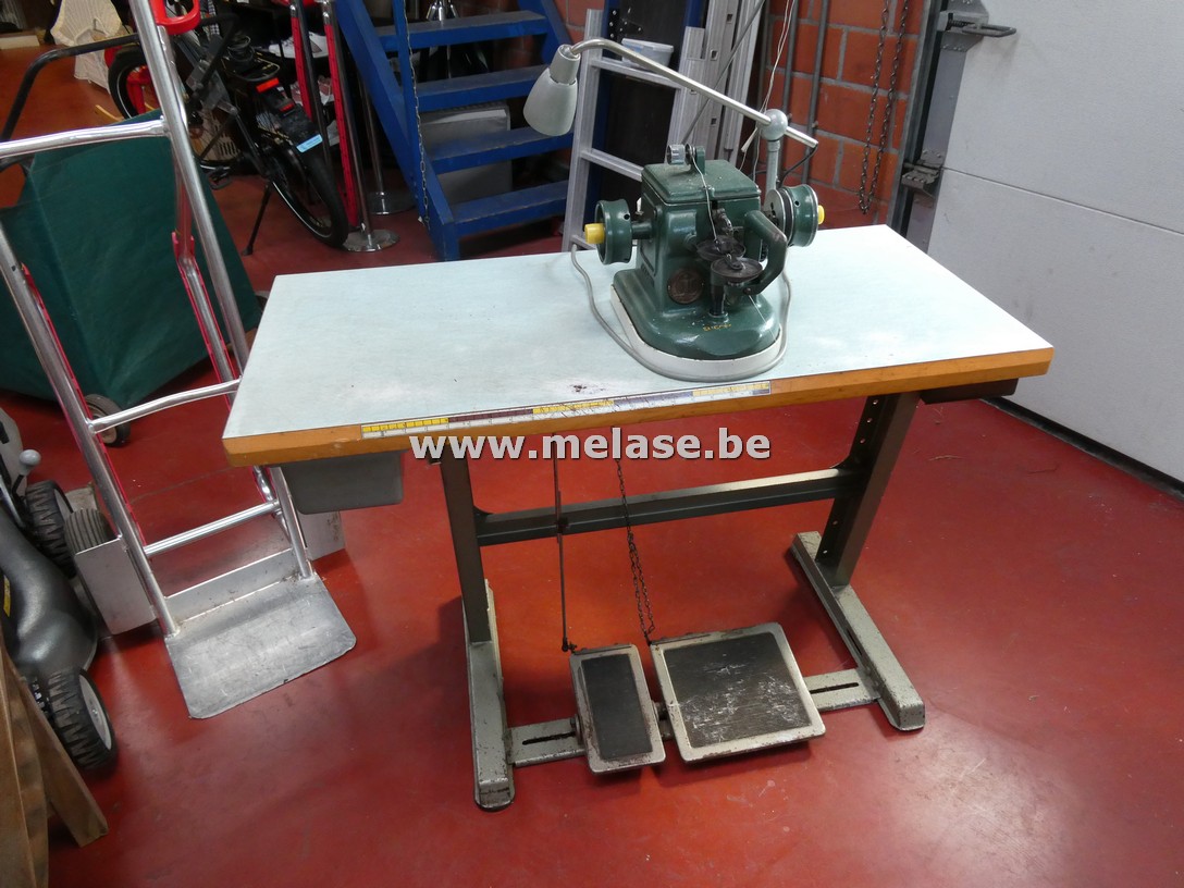 Industriële ledernaaimachine "Strobel"