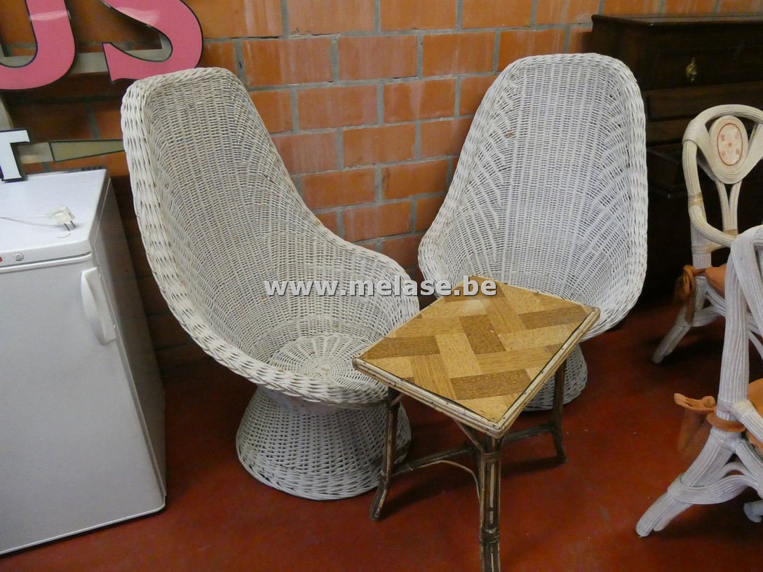 Witte rotan kuipzetels