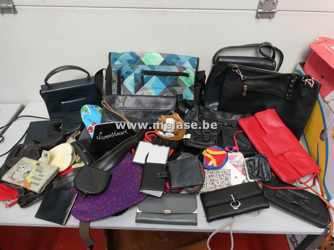 Doos handtassen - geldbeugels ...