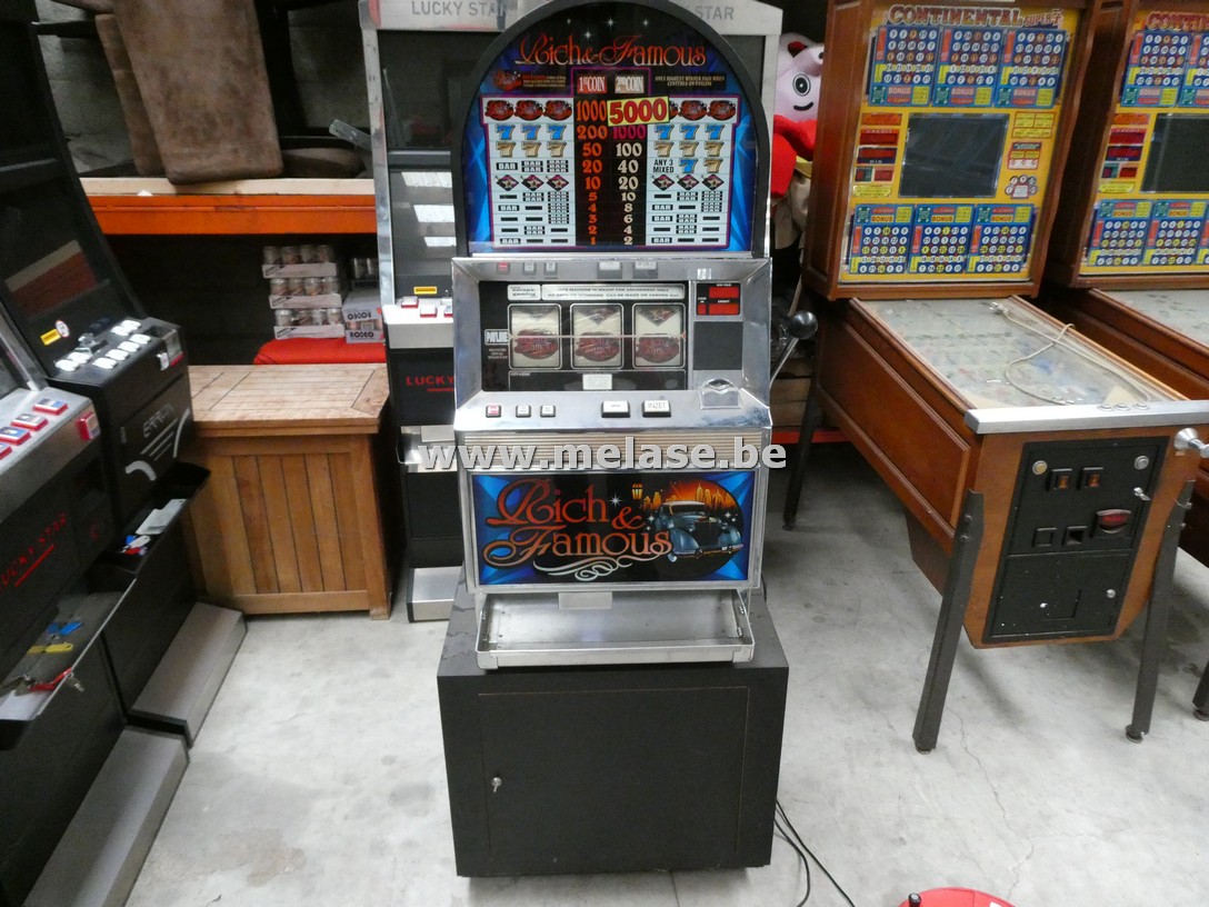 Slotmachine/gokkast "Bally - Rich & Famous"