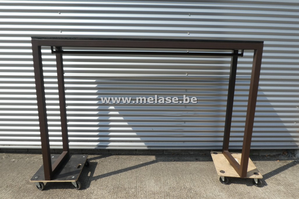 Toonbank/kledingrek met verlichting