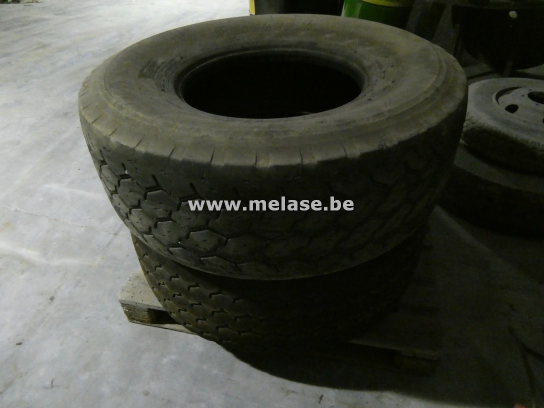 Vrachtwagenbanden "Bridgestone"